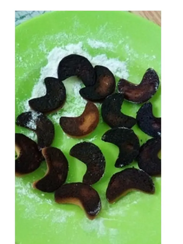 8 Potret Hasil Kue Lebaran Buatan Netizen Ini Bikin Tepuk Jidat