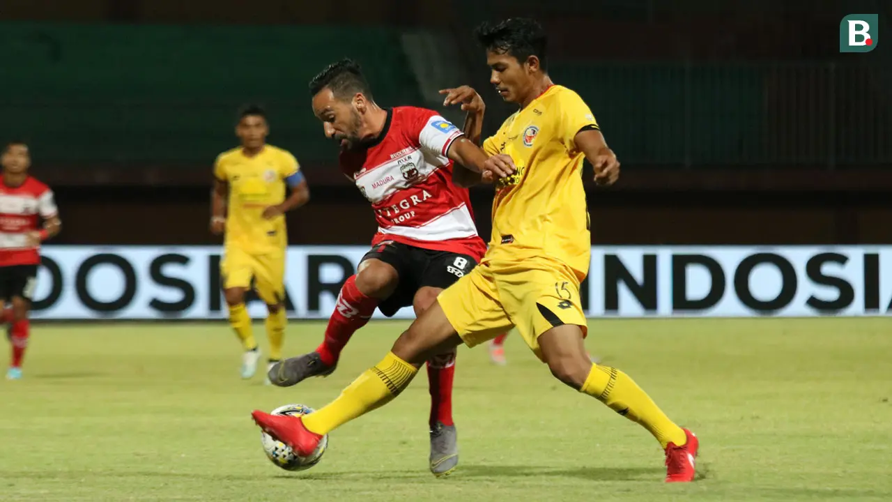 Madura United vs Semen Padang