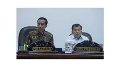  Kementerian Keuangan (Kemenkeu) menyatakan Presiden Joko Widodo (Jokowi) pernah menolak kenaikan gaji sehingga saat ini mantan Gubernur DKI Jakarta itu mengantongi gaji sekitar Rp 62 juta per bulan. Sementara Wakil Presiden (Wapres) berkisar Rp 42 juta d
