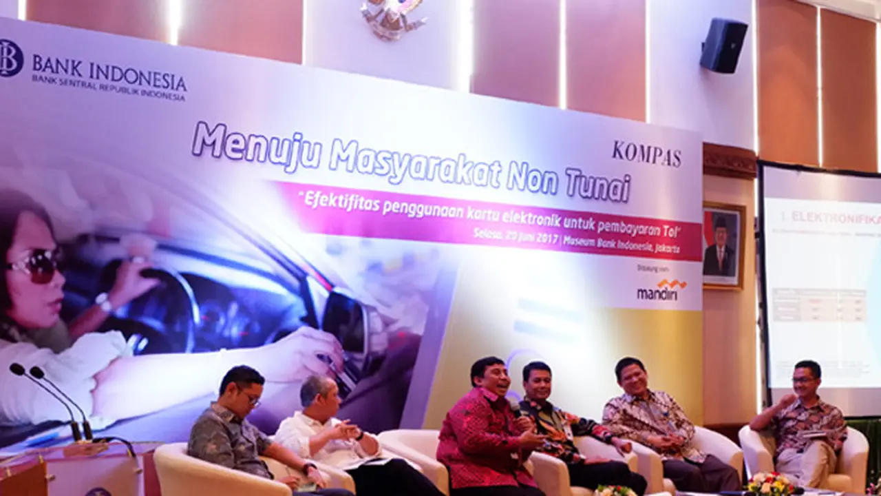 Efektifitas penggunaan kartu elektronik untuk pembayaran tol mulai Oktober 2017 ini.