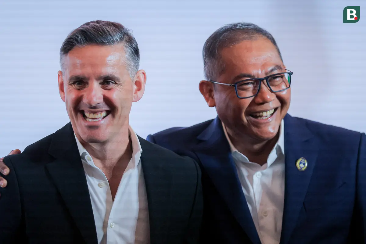Foto: Ajak Keluarga, John Herdman Resmi Diperkenalkan Sebagai Pelatih Baru Timnas Indonesia