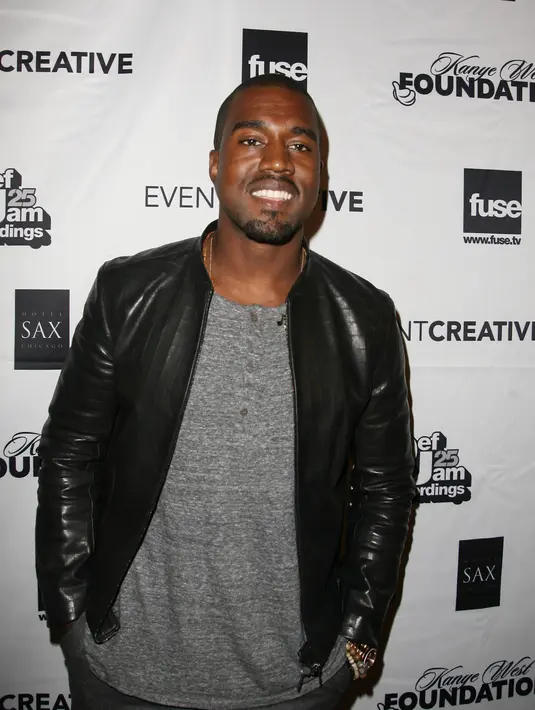 Pasangan Kanye dan Kim Kardashian memang terkenal sebagai pasangan yang romantis dan saling menjaga satu sama lain.  (AFP/Bintang.com)