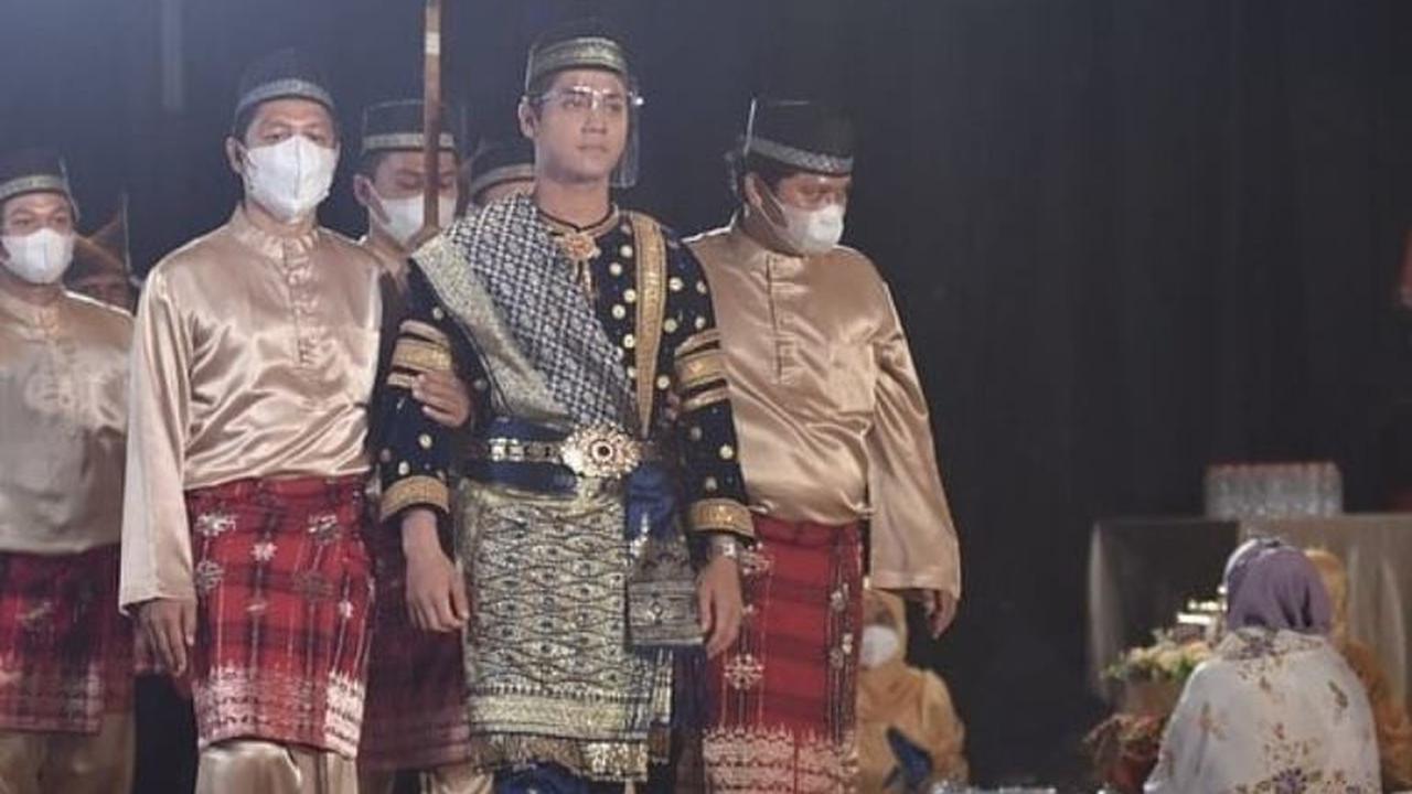 Ada Rumah Gadang Minangkabau di Acara Balacuik Malapeh Bujang Rizky Billar