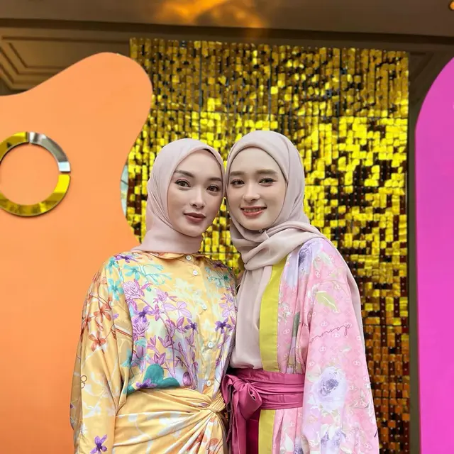 7 Potret Kebersamaan Inara Rusli dan Zaskia Gotik yang Disebut Bak Saudara Kembar
