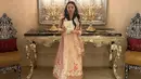 Selain menjelajahi tempat-tempat bersejarah, Jiwoo juga menghadiri acara peluncuran merek kecantikannya, Neaf Neaf di India. Jiwoo dikenal sebagai beauty influencer dan pengusaha sukses. Kehadiran produknya di India pun menjadi kabar baik bagi para penggemarnya yang sudah menantikan peluncuran tersebut. (Liputan6.com/IG/@mejiwoo103)