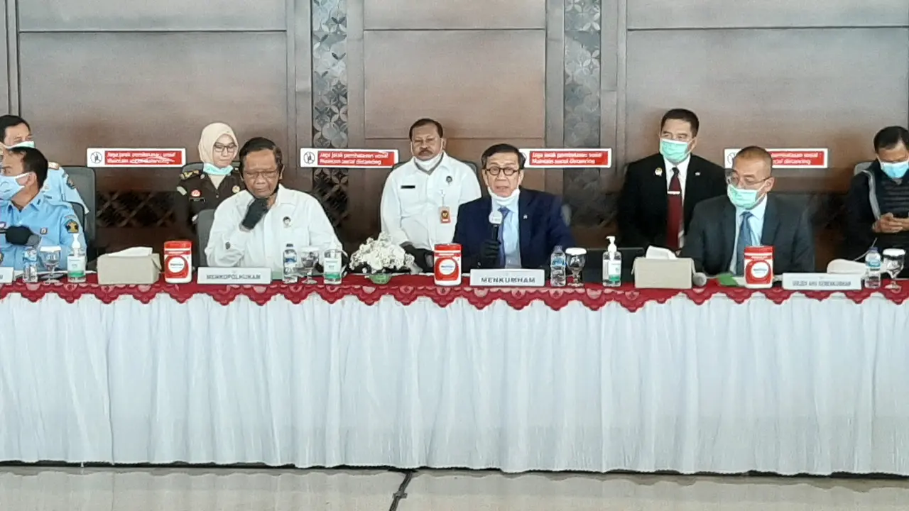 Menteri Hukum dan HAM Yasonna H Laoly-Menko Polhukam Mahfud Md-Maria Pauline Lumowa