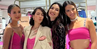 Empat Aktris Tanah Air Tampil serba Pink saat Hadir di Store&nbsp;Victoria Secret&nbsp;Singapore. [Instagram]