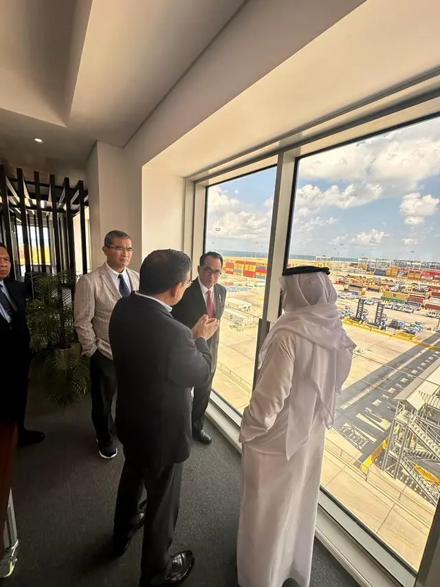 Menteri Perhubungan Budi Karya Sumadi mengatakan ada minat dari Abu Dhabi Port untuk mengelola Pelabuhan Patimban, di Subang.