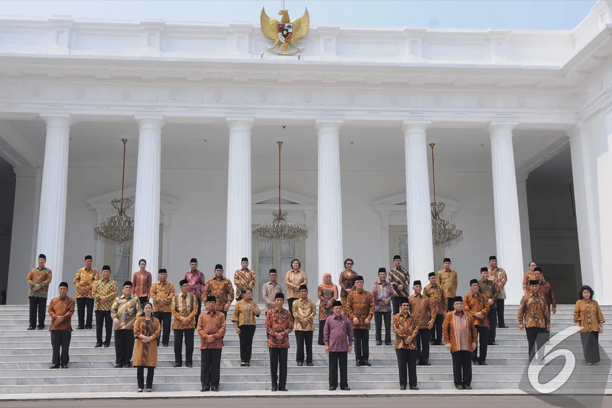 Jokowi-JK Berfoto Bersama Menteri Kabinet Kerja