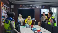 Momen Mendebarkan Ibu Muda Melahirkan di Exit Tol Parungkuda Sukabumi