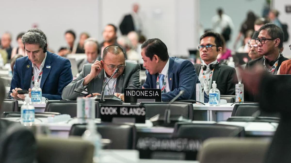 Indonesia Kawal Dana Adaptasi, Isu Bahan Bakar Fosil Mandek di COP30 Brasil