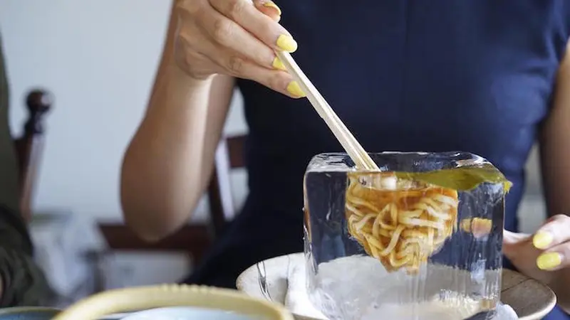 Inspirasi Sajian Buka Puasa, Mie dalam Mangkuk Es Batu