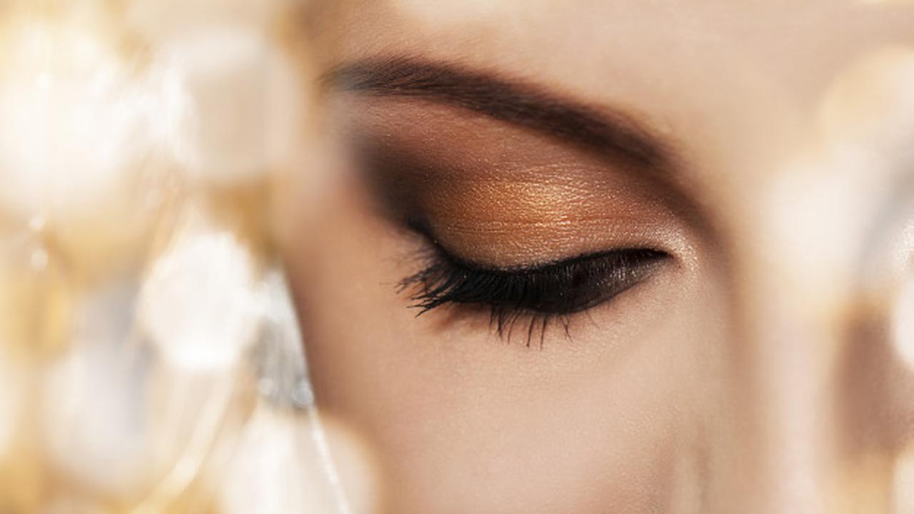 Pemilihan Warna dan Pengaplikasian Eyeshadow Pada Mata