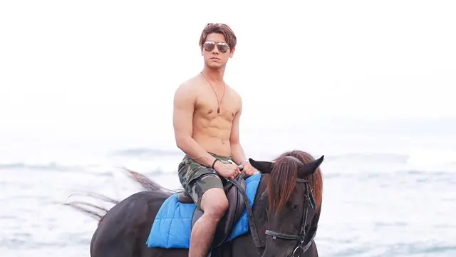 Tampil Gagah, Ini 7 Momen Kebersamaan Rizky Billar dan Harriz Vriza Naik Kuda