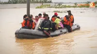 Semarang Banjir Lagi, 1 Keluarga Dievakuasi dari Plafon Rumah