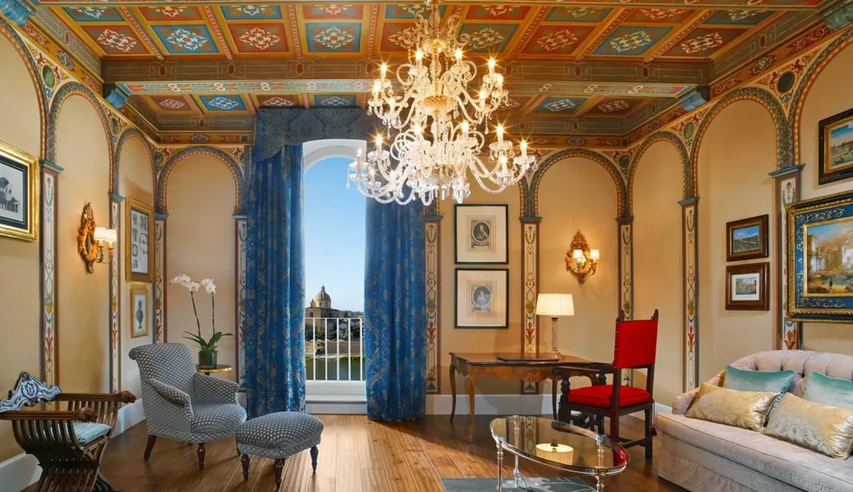 St. Regis Florence hanya berjarak 7 menit berjalan kaki dari toko asli Gucci yang dibangun pada tahun 1921. Bangunan dengan 99 ruangan ini awalnya adalah palazza di era Renaisans, yang kemudian diubah menjadi hotel di abad ke 18. Foto: Document.