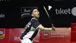 Tunggal putra Indonesia, Moh Zaki Ubaidillah harus mengakhiri langkahnya di babak 16 besar Daihatsu Indonesia Masters 2026. (Bola.com/M Iqbal Ichsan)