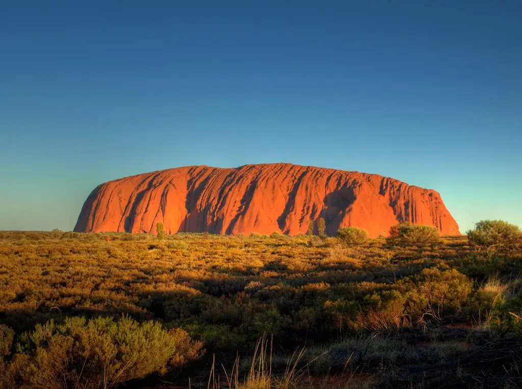Uluru, Australia. (Sumber Foto: Youtube)