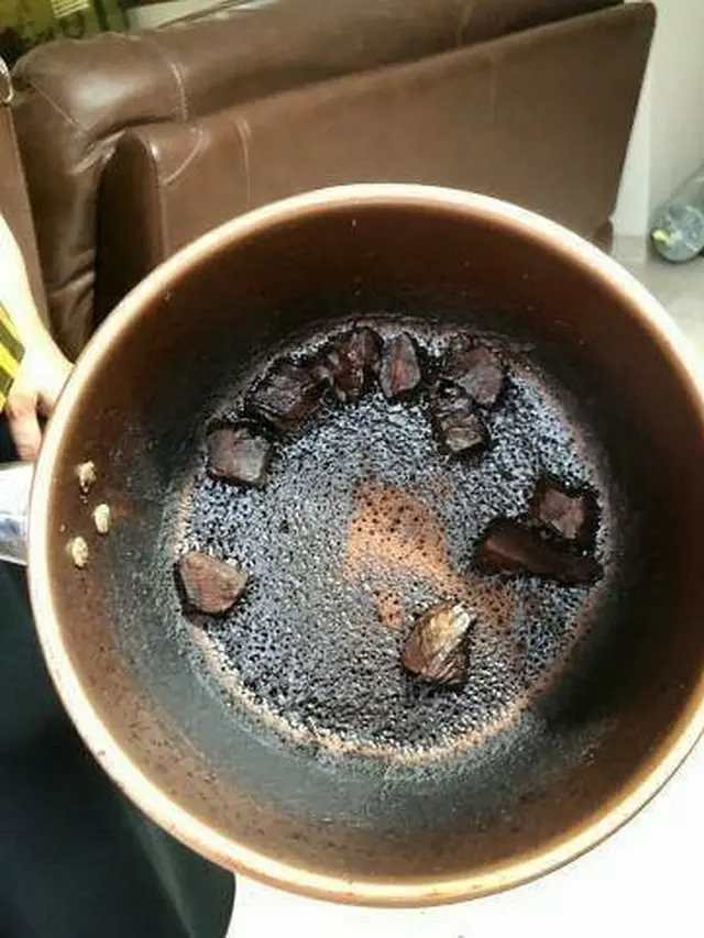 6 Potret Apes Masak Terlalu Lama, Berakhir Gosong dan Jadi Gagal Makan