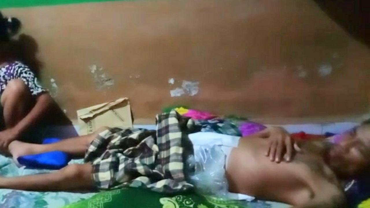 Evan, pasien kanker usus yang dioperasi di Rumah Sakit Bahteramas Sulawesi Tenggara.(Liputan6.com/Ahmad Akbar Fua)