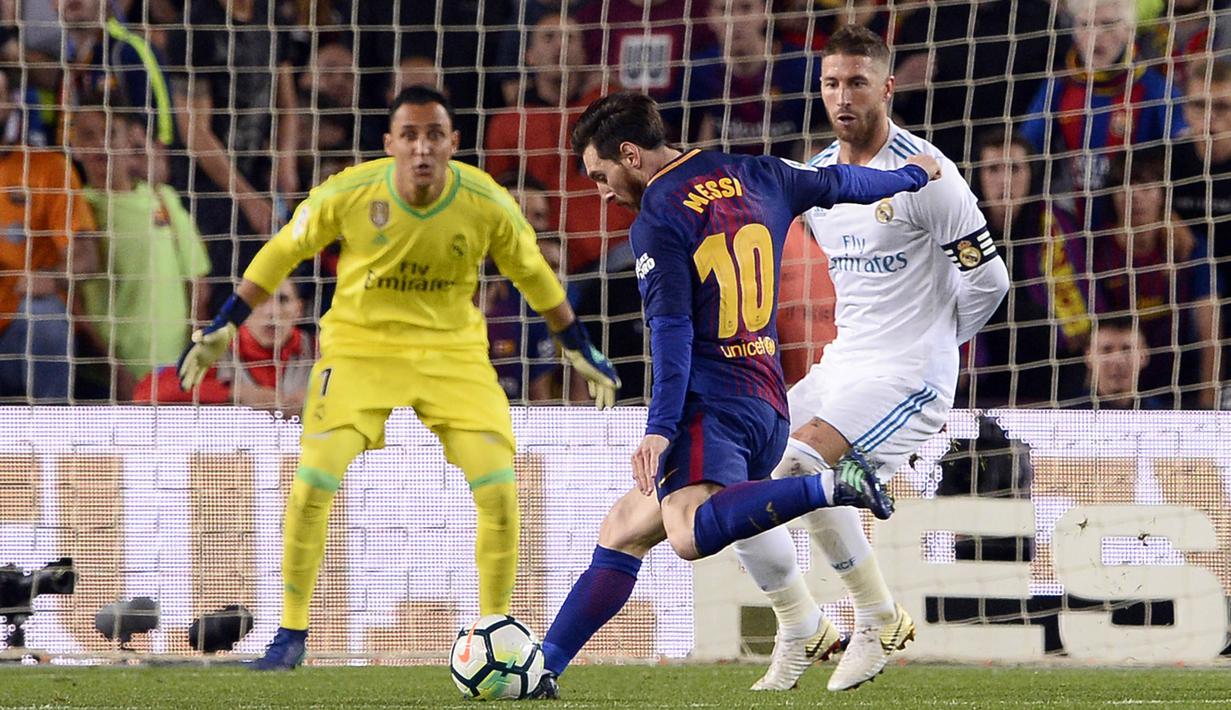 Proses terjadinya gol yang dicetak striker Barcelona, Lionel Messi, ke gawang Real Madrid pada laga La Liga Spanyol di Stadion Camp Nou, Barcelona, Minggu (6/5/2018). Kedua klub bermain imbang 2-2. (AFP/Josep Lago)