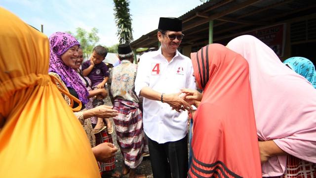 Cagub Sulsel Ichsan Yasin Limpo Gaet Para Mantan (Liputan6.com/ Eka Hakim)