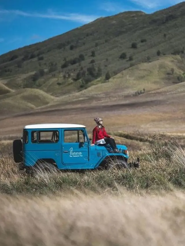 Menikmati suasana di Bromo/Instagram @fionaanthony via @plh.bromo