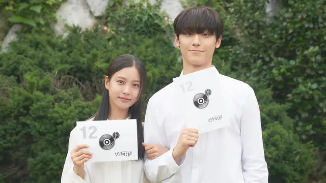 Go Min Si dan Lee Do Hyun, bintang Youth of May. (KBS2 via Soompi)