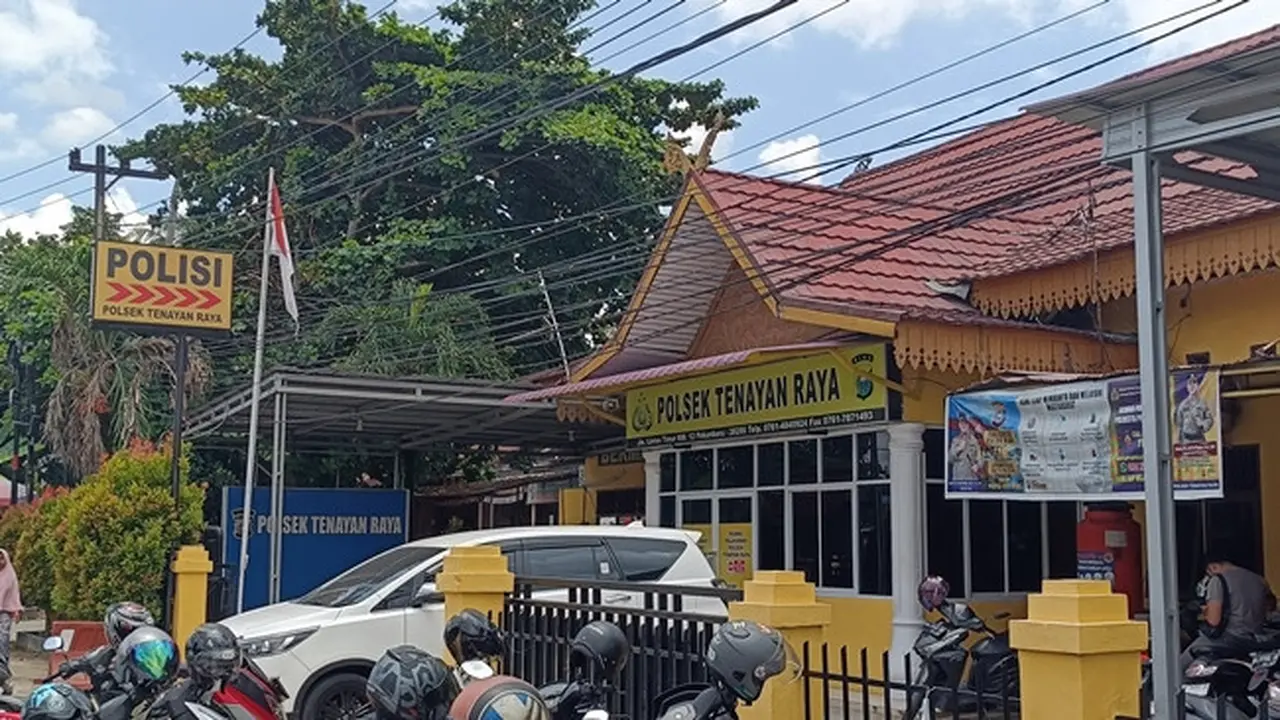Polsek Tenayan Raya Pekanbaru yang menjadi lokasi tahanan kabur pada Kamis dini hari.