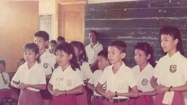 6 Foto Jadul Anak SD Zaman Dahulu Ini Bikin Nostalgia