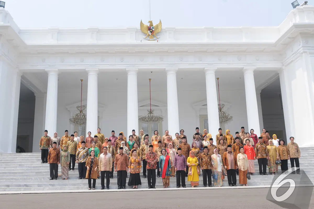 Jokowi-JK Berfoto Bersama Menteri Kabinet Kerja