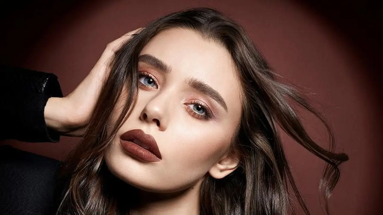 Tampil Stand Out dengan 21 Warna Lipstik Terbaru Ini