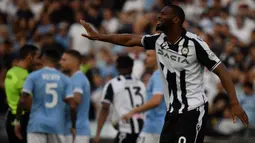 Striker Udinese, Beto saat laga Liga Italia 2022/2023 menghadapi Lazio di Olympic Stadium, Roma (16/10/2022). Everton juga gagal mendapatkan Beto yang baru dipermanenkan Udinese pada awal musim 2022/2023 akibat tak menemui kata sepakat soal harga. Udinese menolak tawaran Everton senilai 22 juta poundsterling atau setara Rp400 miliar pada hari terakhir bursa transfer Januari 2023. (AFP/Filippo Monteforte)