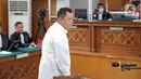 Terdakwa kasus pembunuhan Brigadir Nopriansyah Yosua Hutabarat atau Brigadir J, Kuat Ma'ruf tiba untuk menjalani sidang lanjutan di Pengadilan Negeri Jakarta Selatan, Jakarta, Rabu (26/10/2022). Dalam sidang tersebut hakim menolak eksepsi Kuat Ma'ruf. (Liputan6.com/Faizal Fanani)