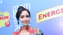 “Kalo ada keperluan aja aku pake make up. Karena capek juga muka pake make up, tapi aku selalu biasain kalo yg sehari-hari seperti eyeliner dan bedak jadi yg simple aja sih,” tandas pelantun ‘Sempurna’ ini. (Andy Masela/Bintang.com)