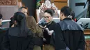 Nikita Mirzani didakwa dengan Pasal 27B ayat (2) UU ITE, Pasal 369 KUHP tentang pemerasan, serta Pasal 3, 4, dan 5 UU TPPU. (Kapanlagi.com/Budy Santoso)