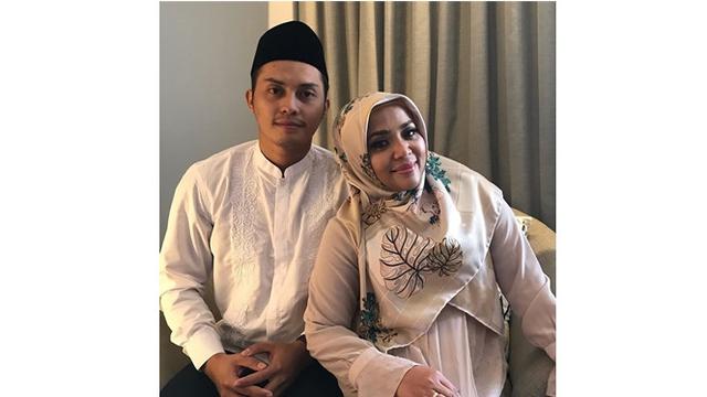 Potret Muzdalifah Gunakan Makeup Tebal (sumber: instagram/muzdalifah999)