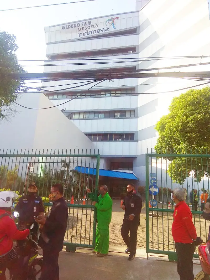 Atap Gedung Film Pesona Indonesia roboh pada Rabu (7/10/2020) pagi.