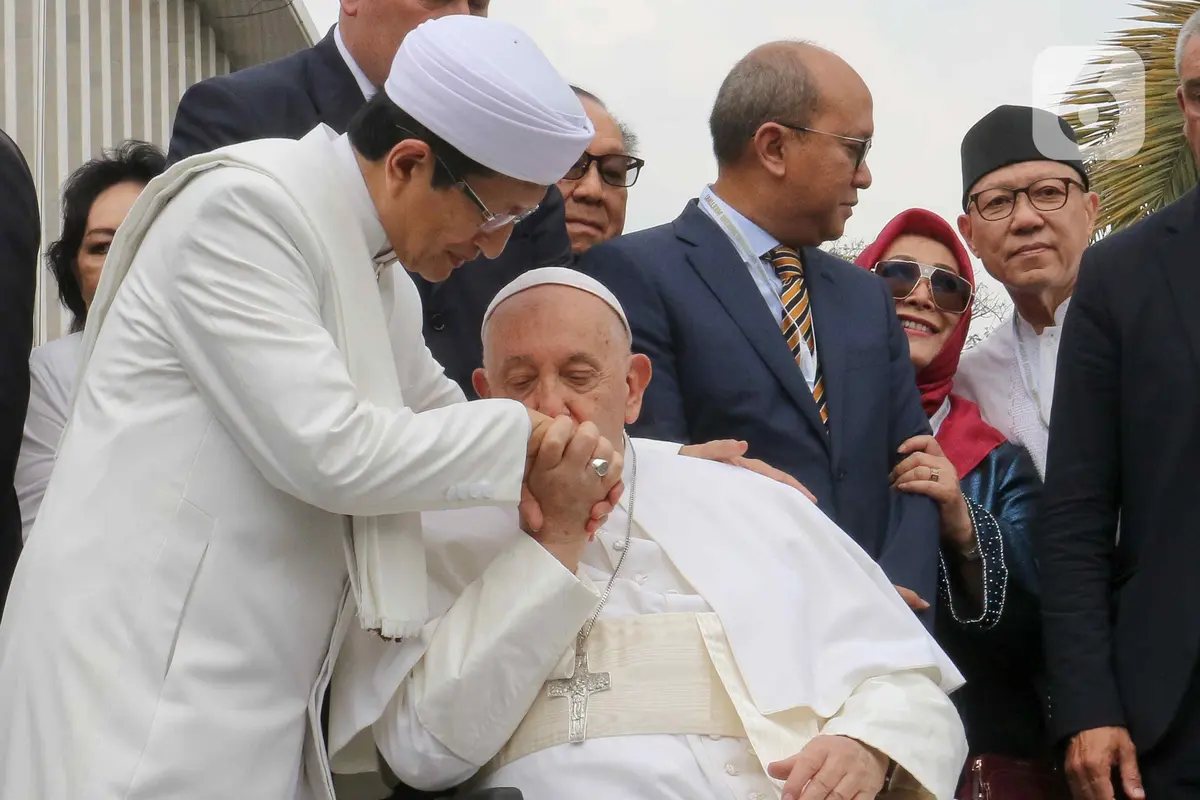 Paus Fransiskus dan Perjuangan Sehatnya: Satu Paru, Banyak Inspirasi (Liputan6.com/Herman Zakharia)