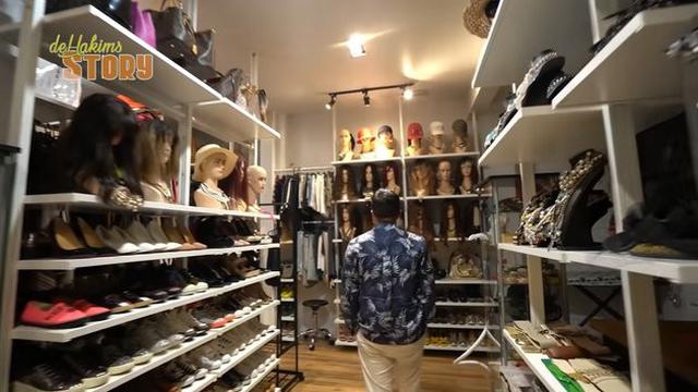 6 Potret Rumah Rina Nose dan Suami, Berdesain Modern hingga Instagramable