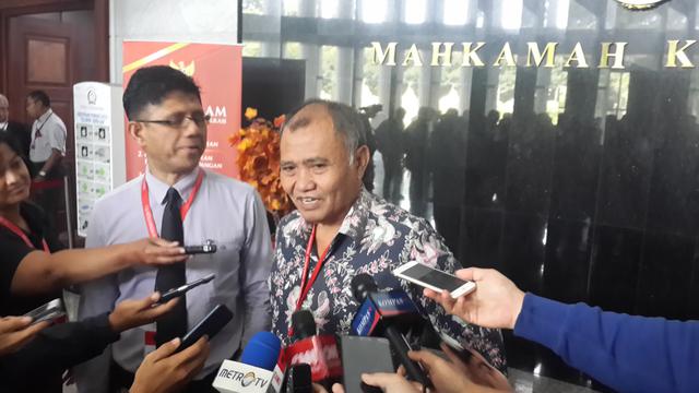 Pimpinan KPK Agus Rahardjo (kanan) dan Laode Syarif