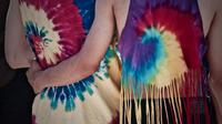 Ilustrasi tie-dye. (dok. Unsplash.com/@joshrobbie)