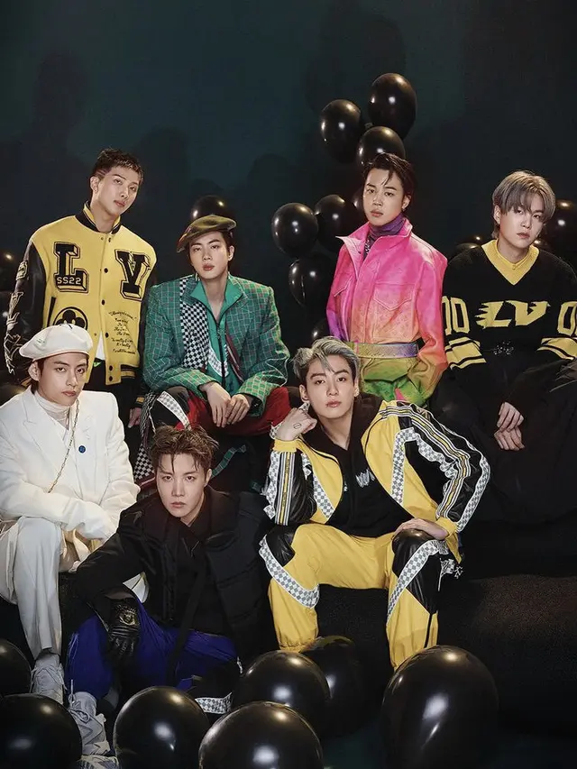 Pakaian Colorfull BTS di GQ Korea dan Vogue Korea