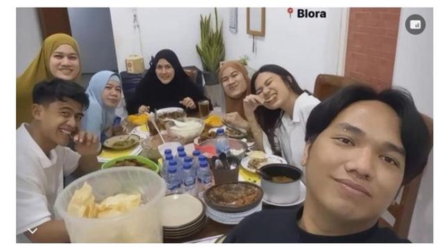 6 Potret Azizah Salsha Bareng Keluarga Arhan saat Mudik ke Blora, Disambut Hangat