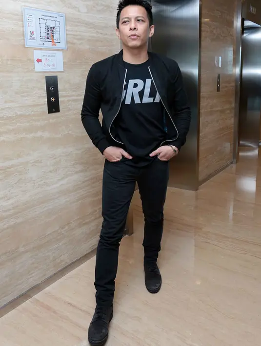 "Saya melihat kemungkinan. Jadi yang mesti saya lihat itu bakat dan kemungkinannya. Ada bakat tapi kemungkinannya gak maksimal jadi jangan dulu," ujar Ariel NOAH. (Deki Prayoga/Bintang.com)