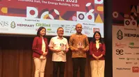 Menteri Perdagangan (Mendag) Zulkifli Hasan hadir dalam pelantikan Kepengurusan BPP HIPMI Womenpreneur untuk periode 2023-2025, di The Energy Building, Jakarta, Rabu (6/12/2023). (Elza/Liputan6.com)