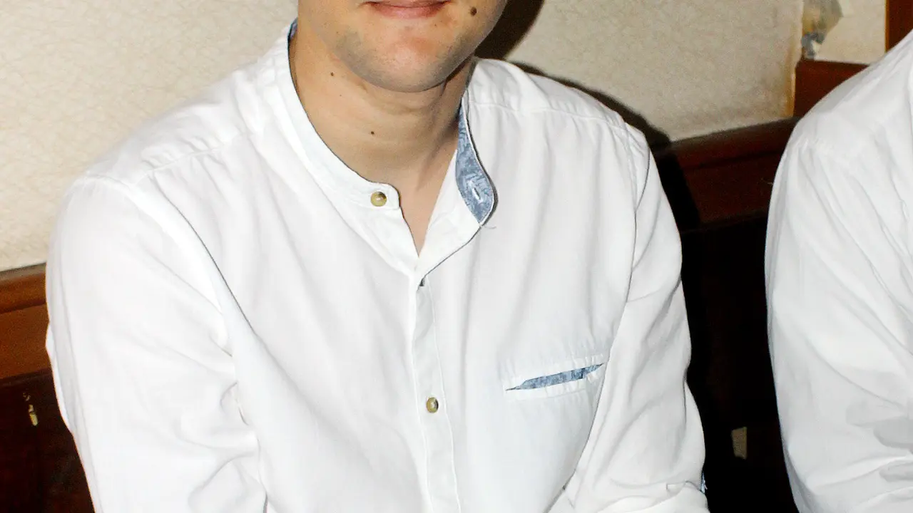 [Bintang] Stuart Collin
