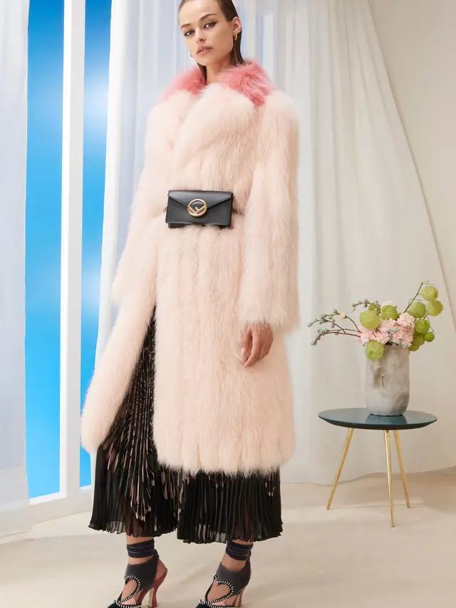 Ragam Infusi Seru Tertuang dalam Koleksi Prefall 2018 Fendi