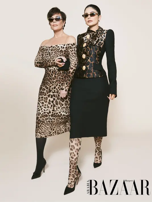 Dari semua outfit yang ditampilkannya bareng sang bunda, Tasya mengaku paling suka dengan style bermotif macan satu ini. (dok.Harper\'s BAZAAR/rsp)