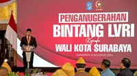 Wali Kota Surabaya Eri Cahyadi menerima penghargaan tertinggi dari Legiun Veteran Republik Indonesia (LVRI) berupa Bintang LVRI.